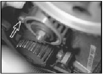 8.23 Coolant pump securing bolt (arrowed) on TU series cast iron block
