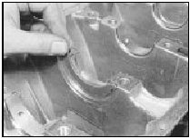 13.70 Refitting a crankshaft thrustwasher - TU series aluminium block engine